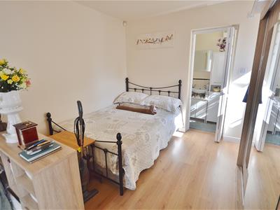 OPEN PLAN LOUNGE BEDROOM